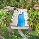 Casa Da Quinta Nova مزرعة للإقامة فالينسا